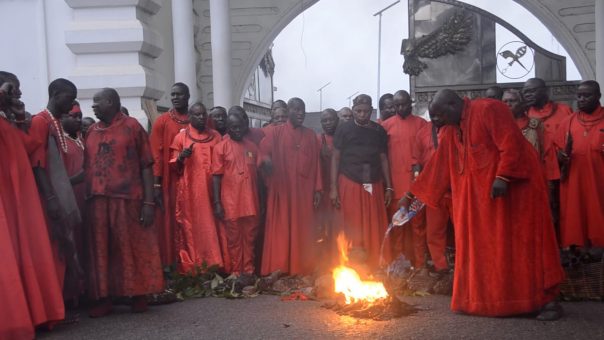 Le Monarque du Bénin Lance une Malédiction Contre les Criminels