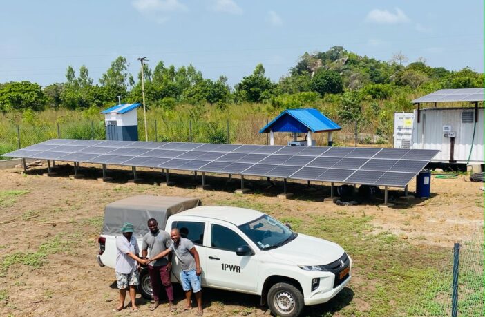 OnePower Électrifie Deux Communautés Béninoises avec des Mini-Réseaux Solaires, Poursuivant son Programme d'Électrification Rurale